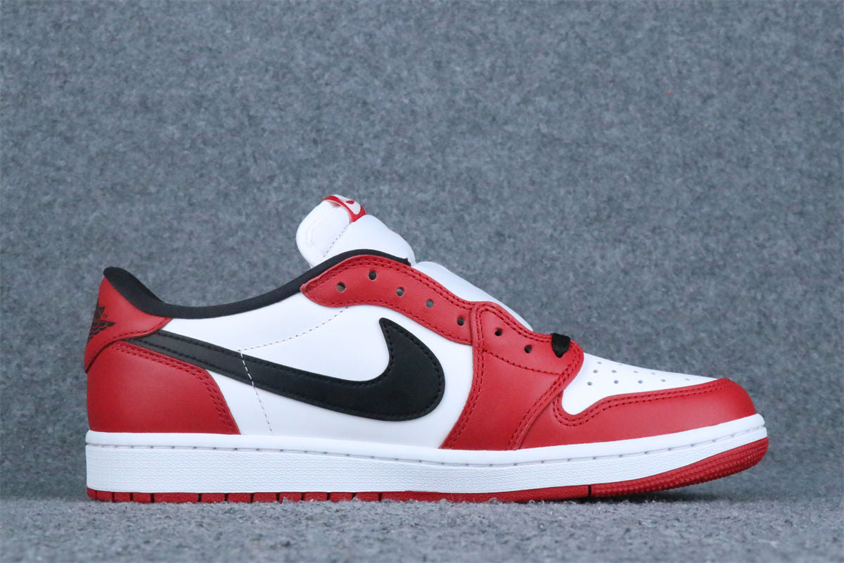 Air Jordan 1 Retro Low OG 'Chicago' 2025