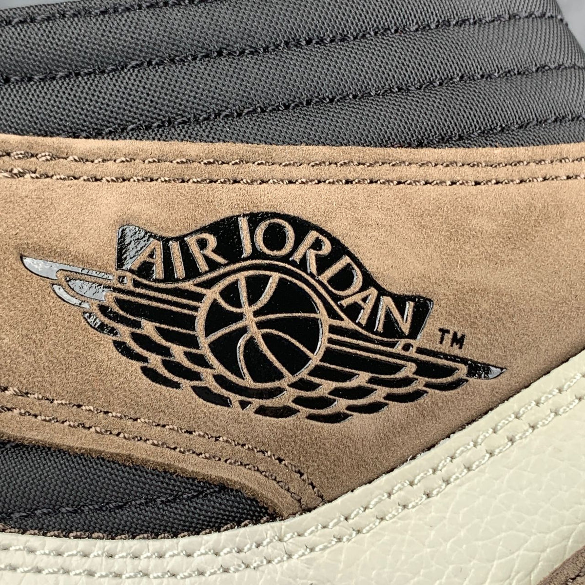 Travis Scott x Air Jordan 1 Retro High OG 'Mocha'
