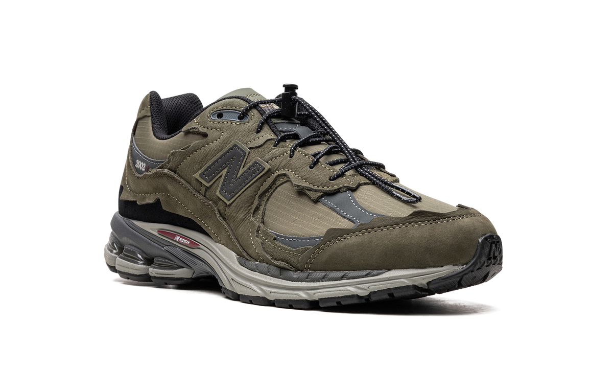 2002R "Protection Pack - Dark Moss" M2002RDN