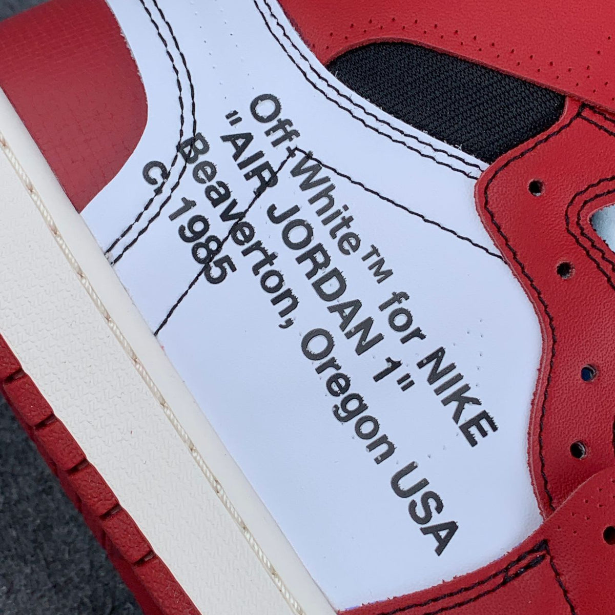 Off-White x Air Jordan 1 Retro High OG 'Chicago'