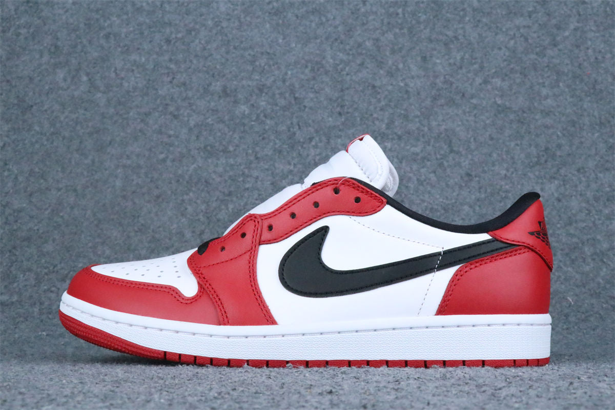 Air Jordan 1 Retro Low OG 'Chicago' 2025