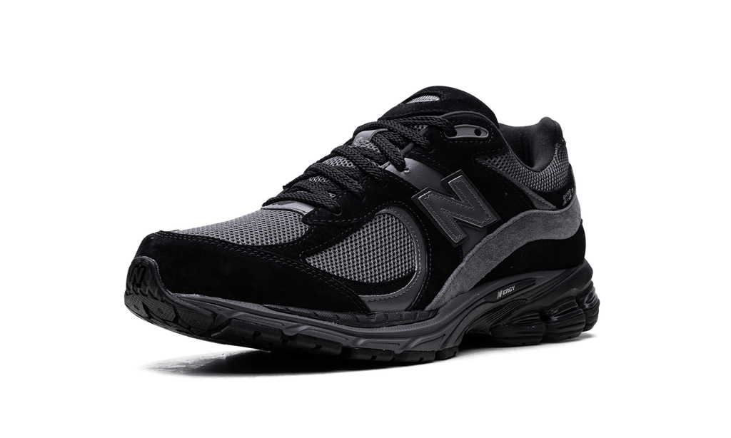 2002R "Black Magnet" M2002RBL
