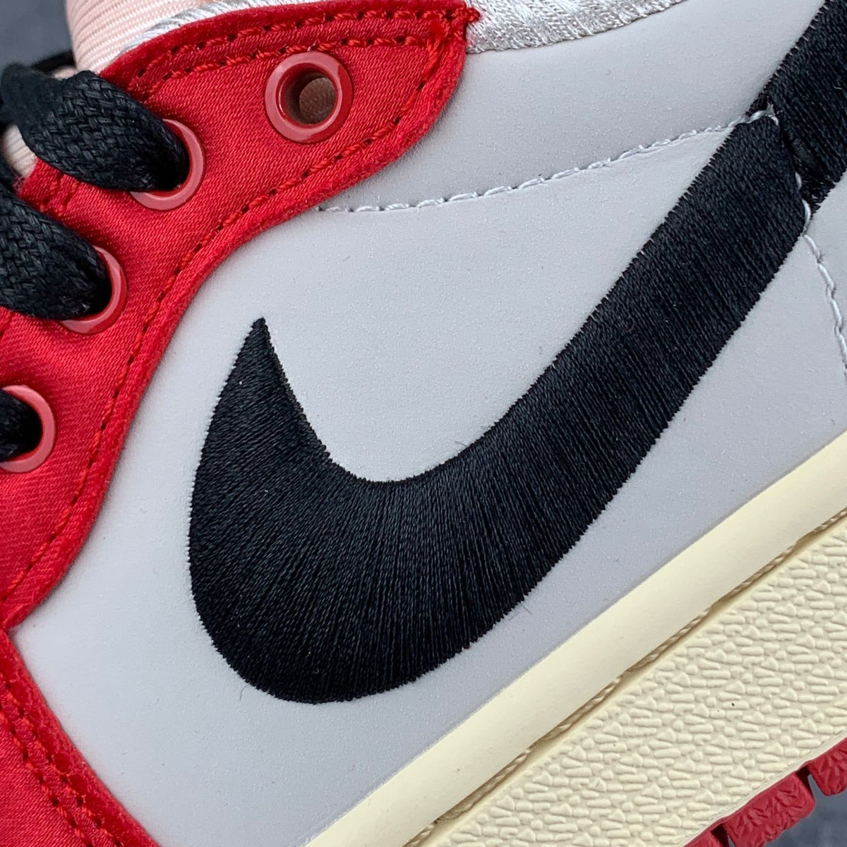 Trophy Room x Air Jordan 1 Retro Low OG SP 'Rookie Card - Away'