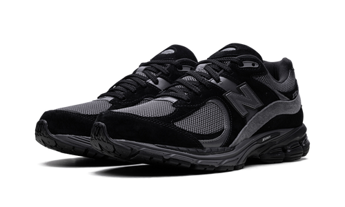 2002R "Black Magnet" M2002RBL