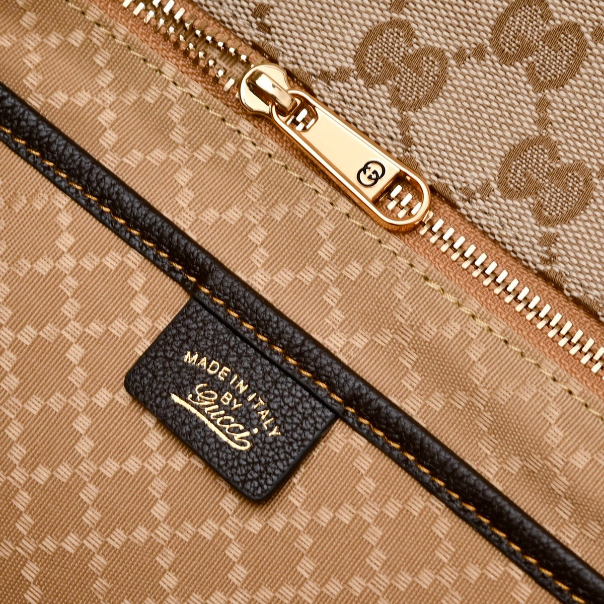 GUCCI GG Paparazzo Medium Top Handle Bag-875018