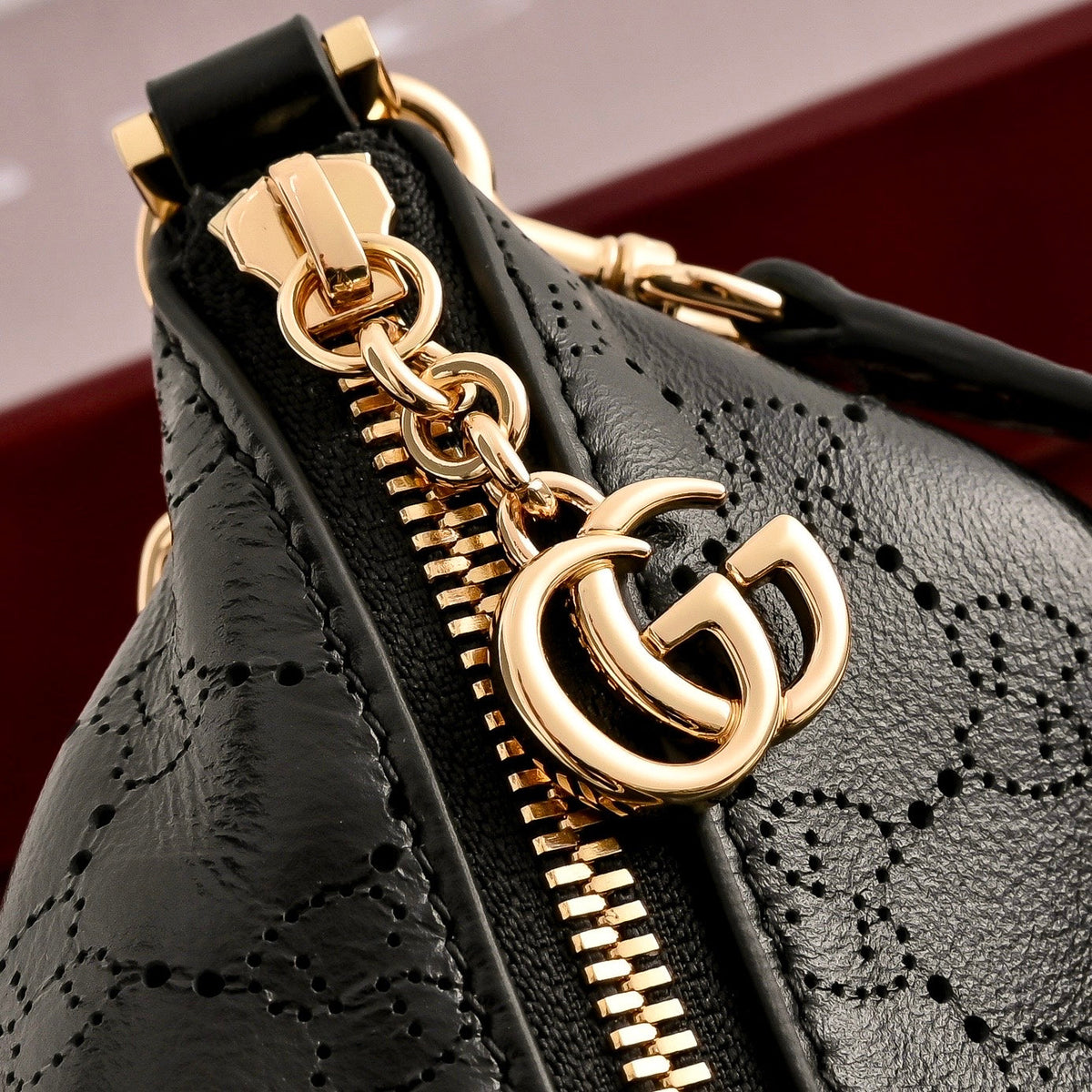 GUCCI Lady Lunetta Chain Medium Shoulder Bag-A006OA