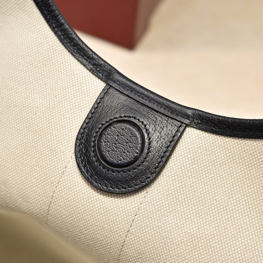GUCCI Giglio Series Tote Bag-853971