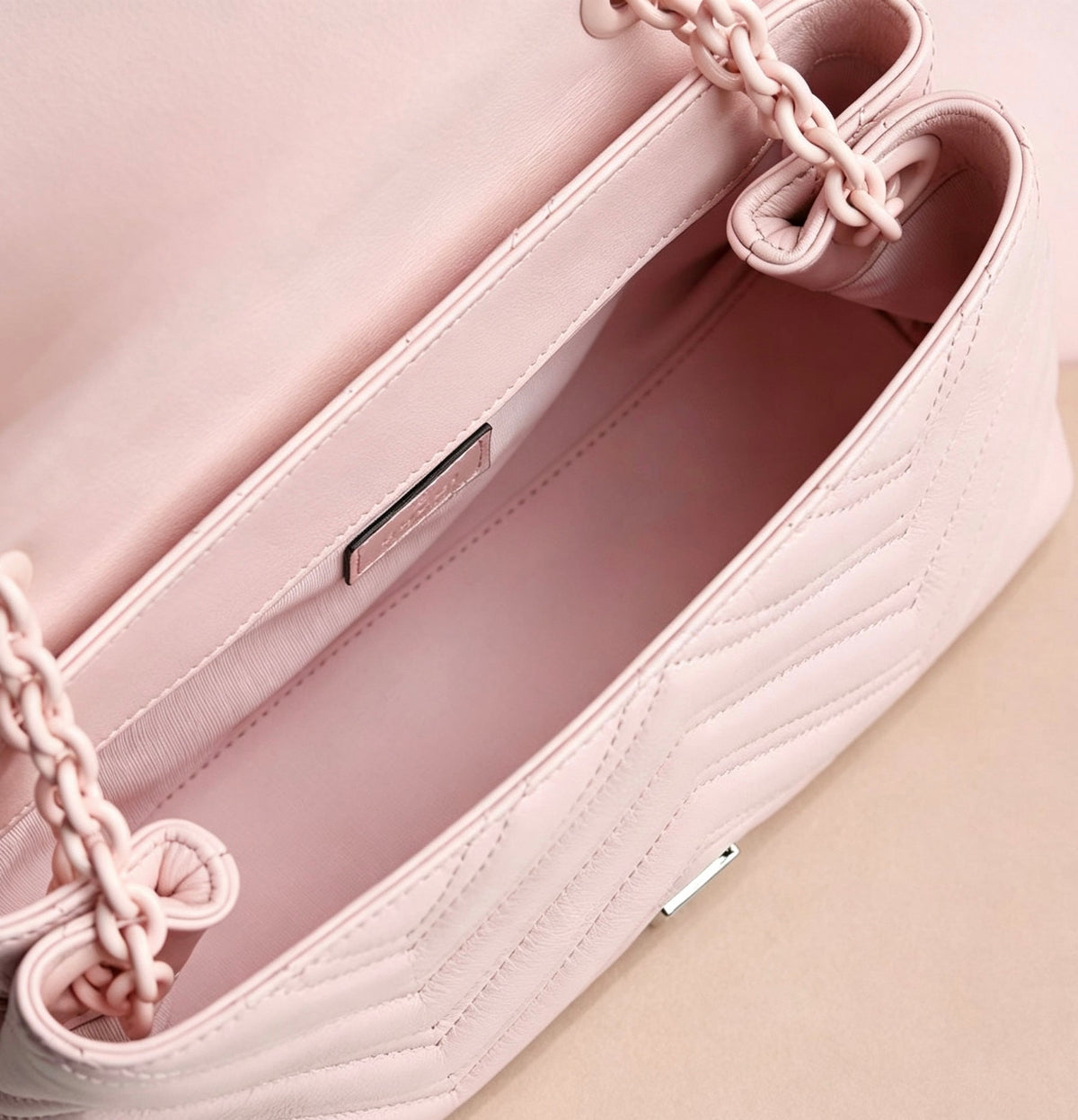 GUCCI GG Marmont Small Shoulder Bag-855371