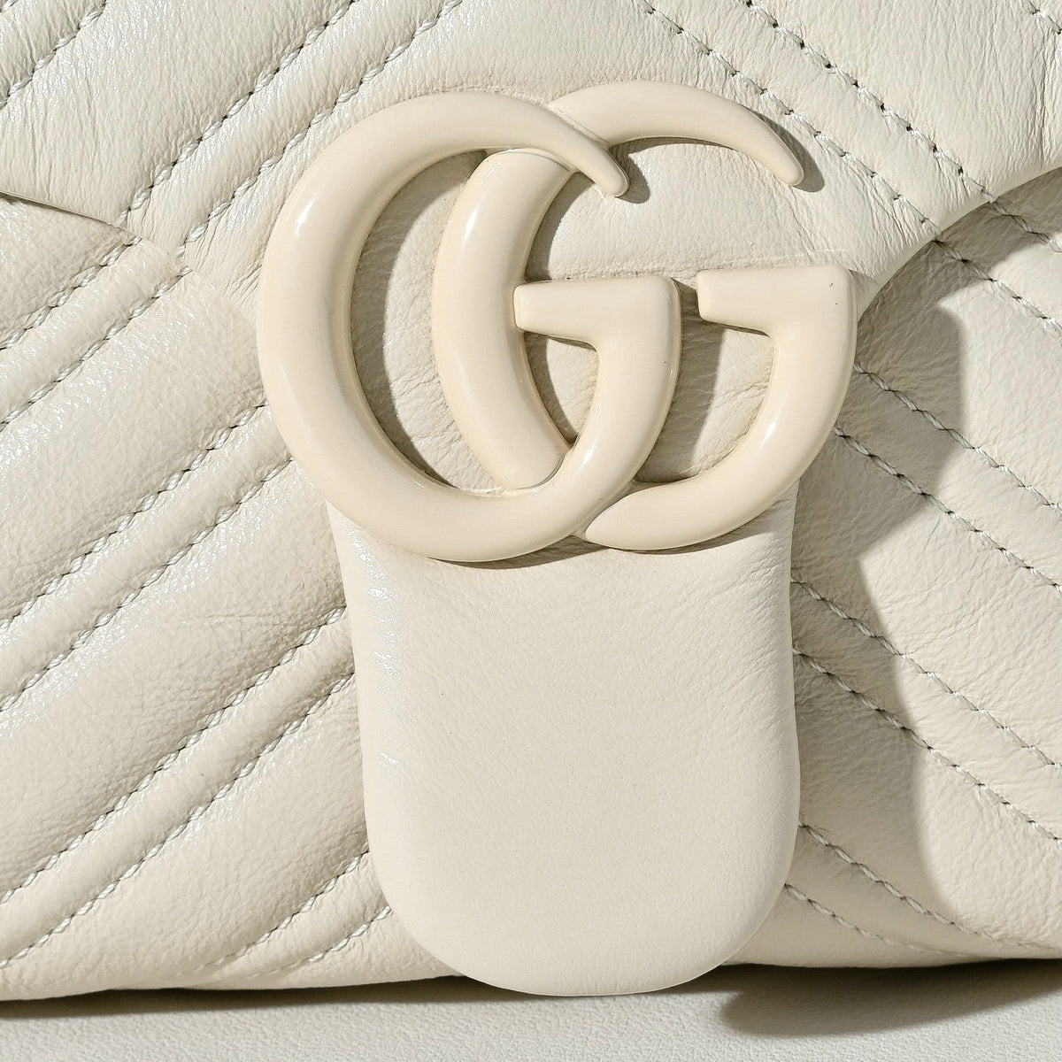 Gucci GG Marmont Pleated Calfskin Shoulder Bag-850676