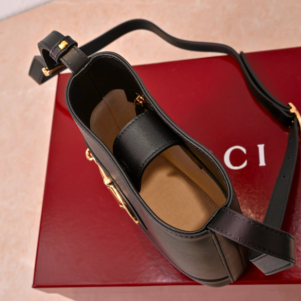 Gucci 73 Series Horsebit Bucket Bag-833665