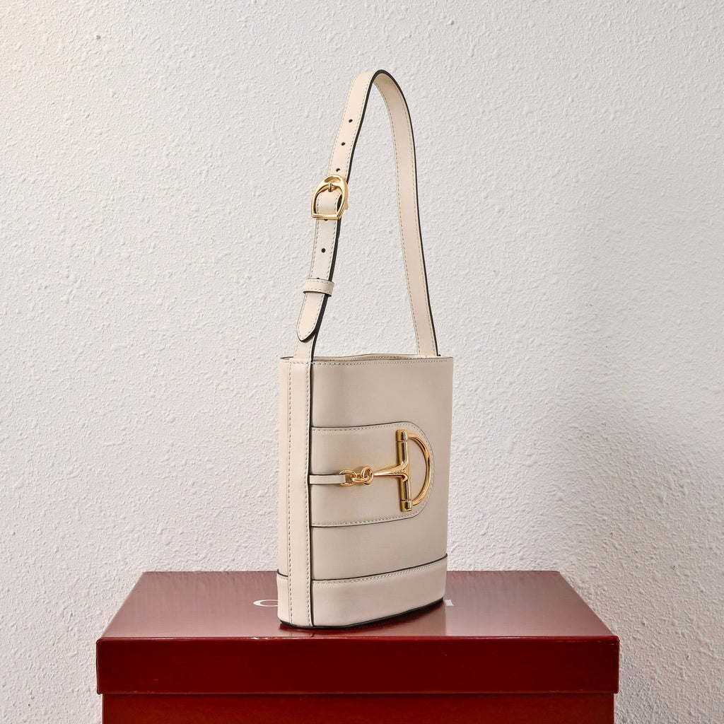 Gucci 73 Series Horsebit Bucket Bag-833665