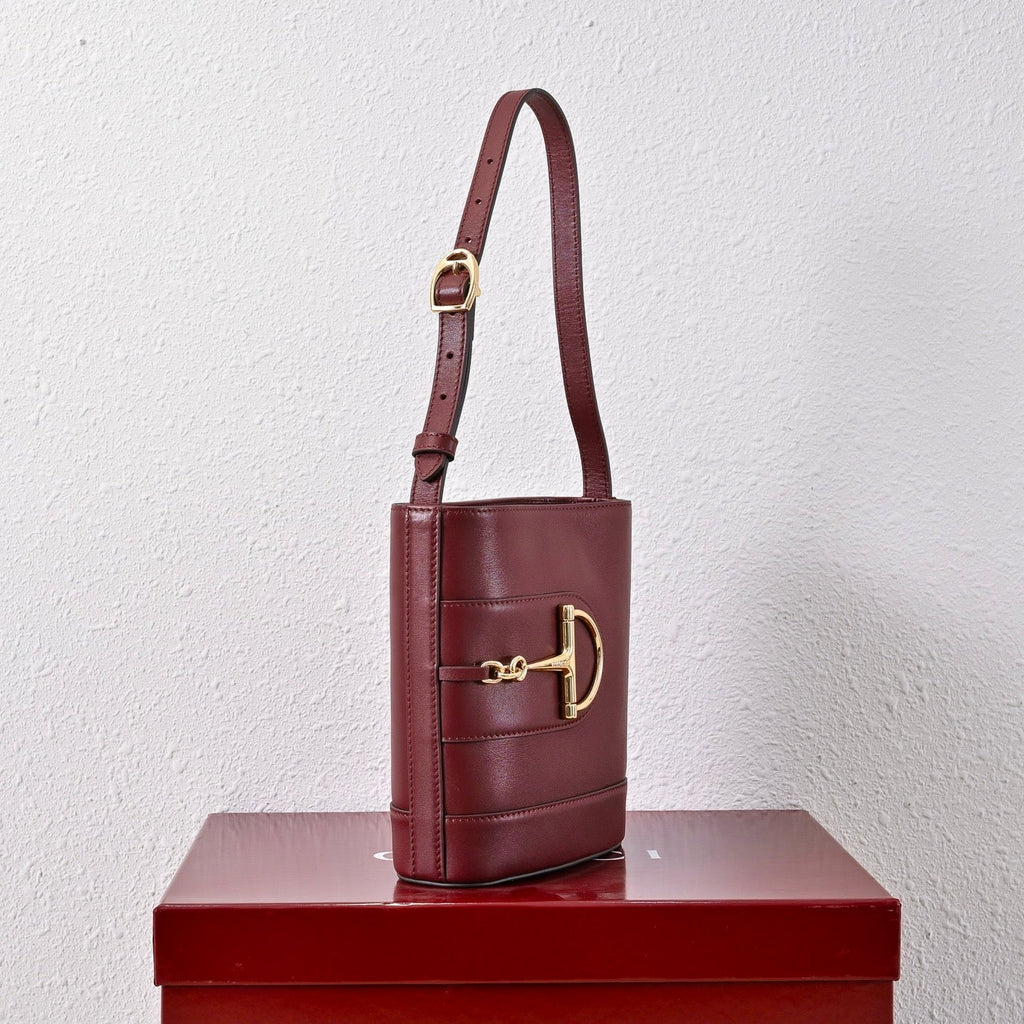 Gucci 73 Series Horsebit Bucket Bag-833665