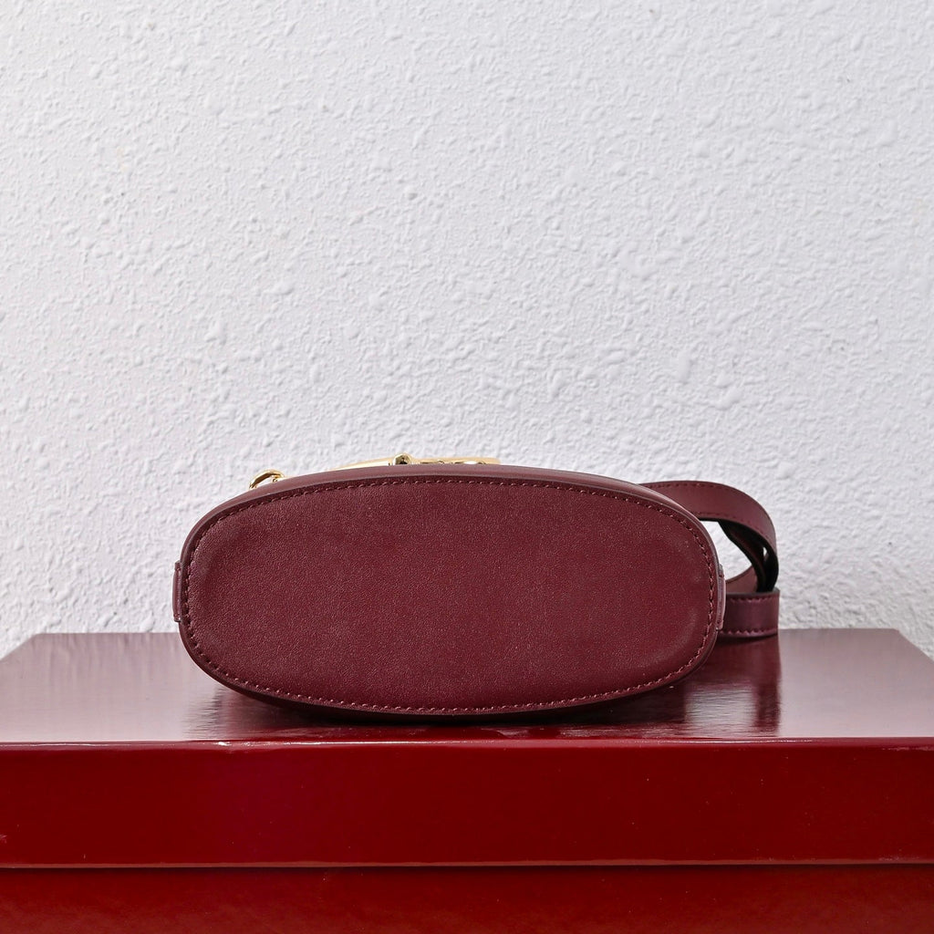 Gucci 73 Series Horsebit Bucket Bag-833665