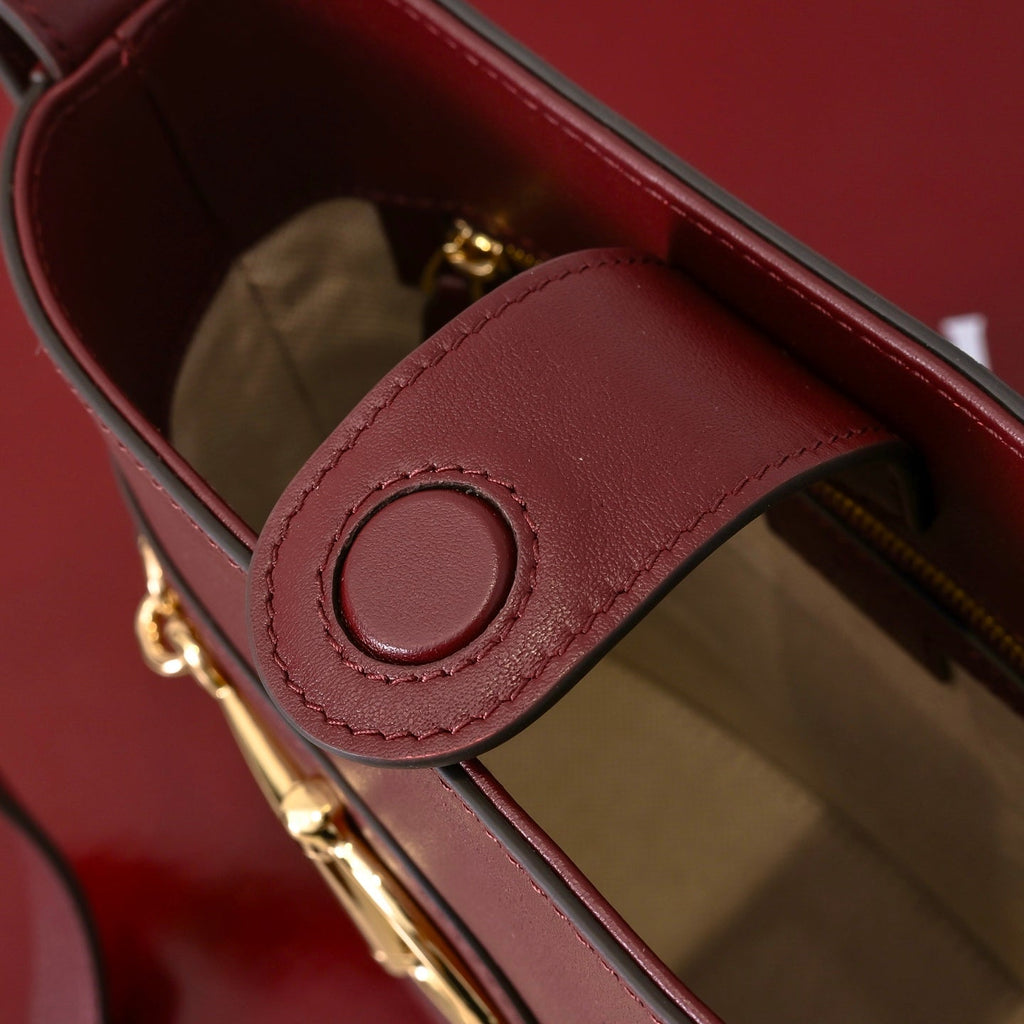 Gucci 73 Series Horsebit Bucket Bag-833665