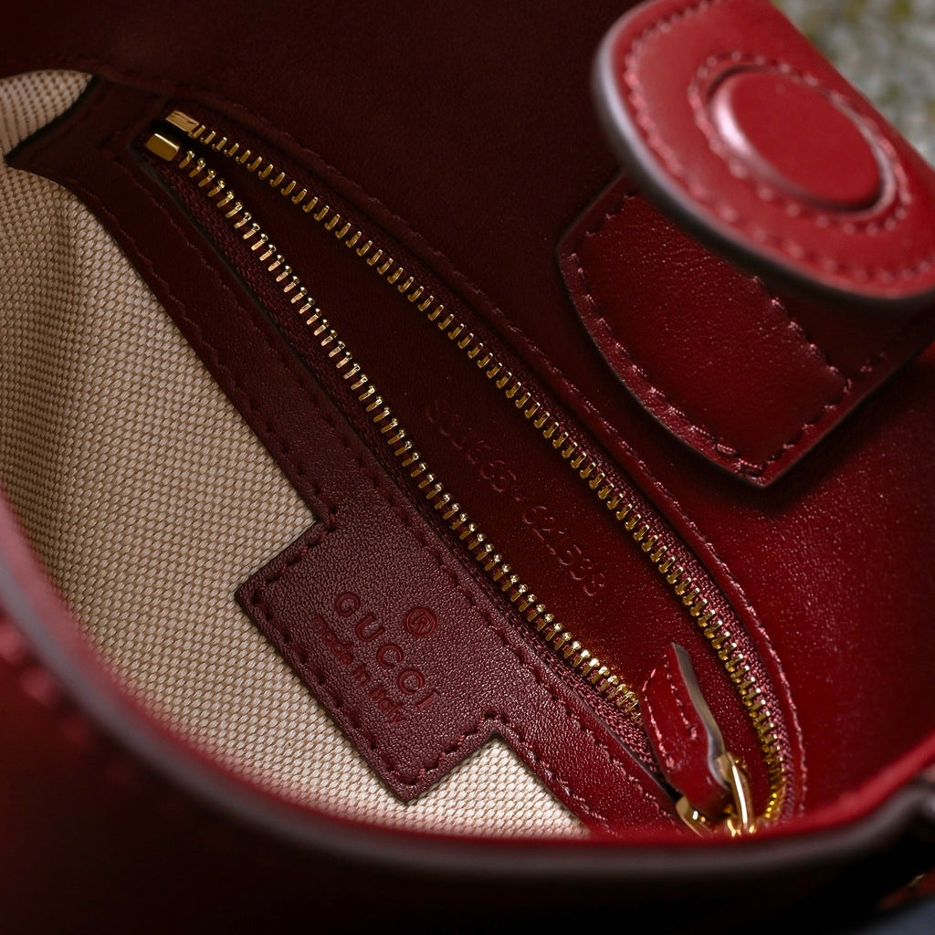 Gucci 73 Series Horsebit Bucket Bag-833665