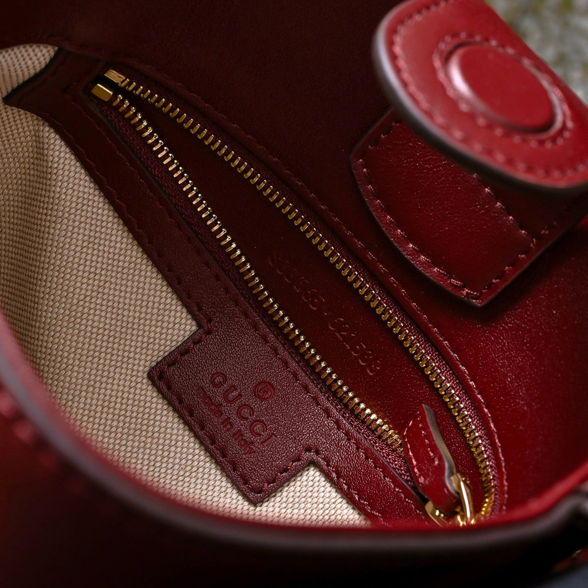Gucci 73 Series Horsebit Bucket Bag-833665