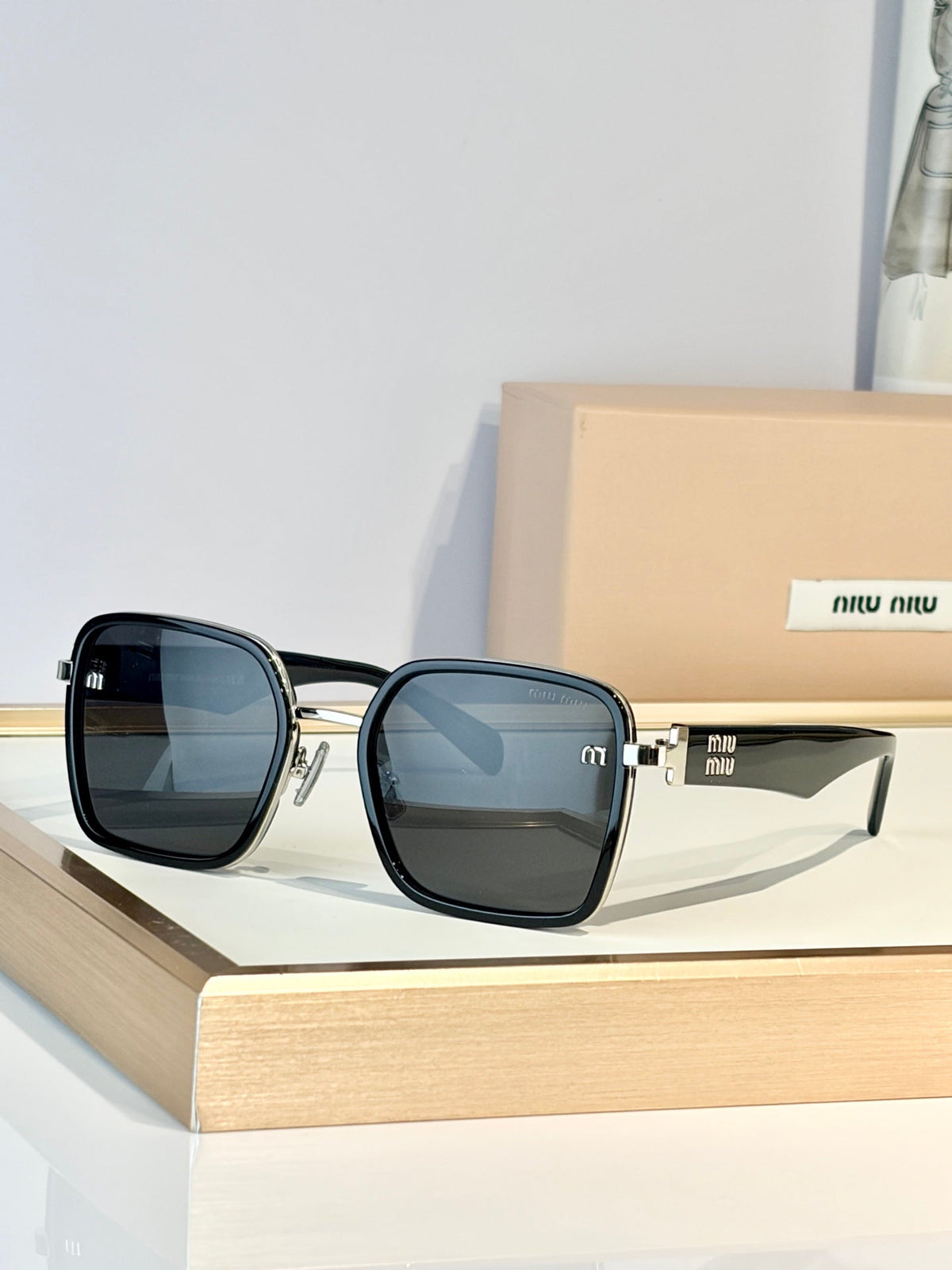 Miu Miu Sunglasses – MU B19
